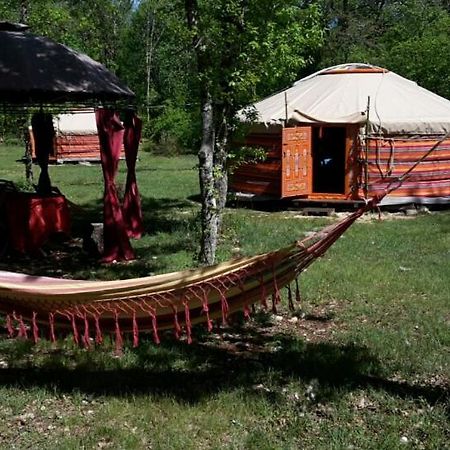 Les Yourtes De Bascot Vaylats Екстериор снимка